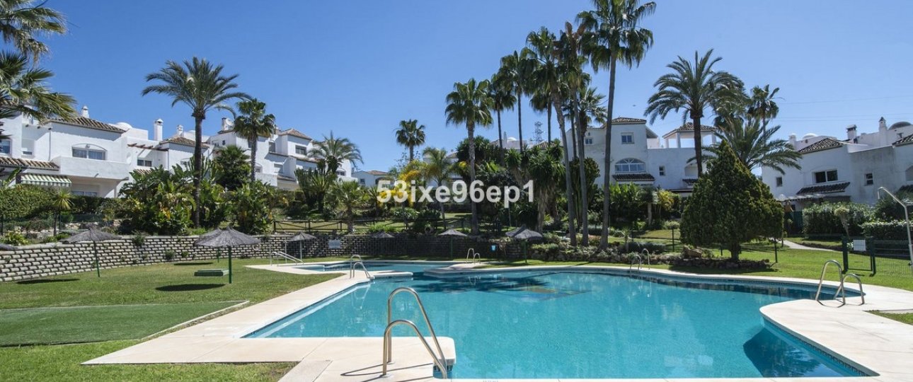 Resale - Villa - Estepona - New Golden Mile