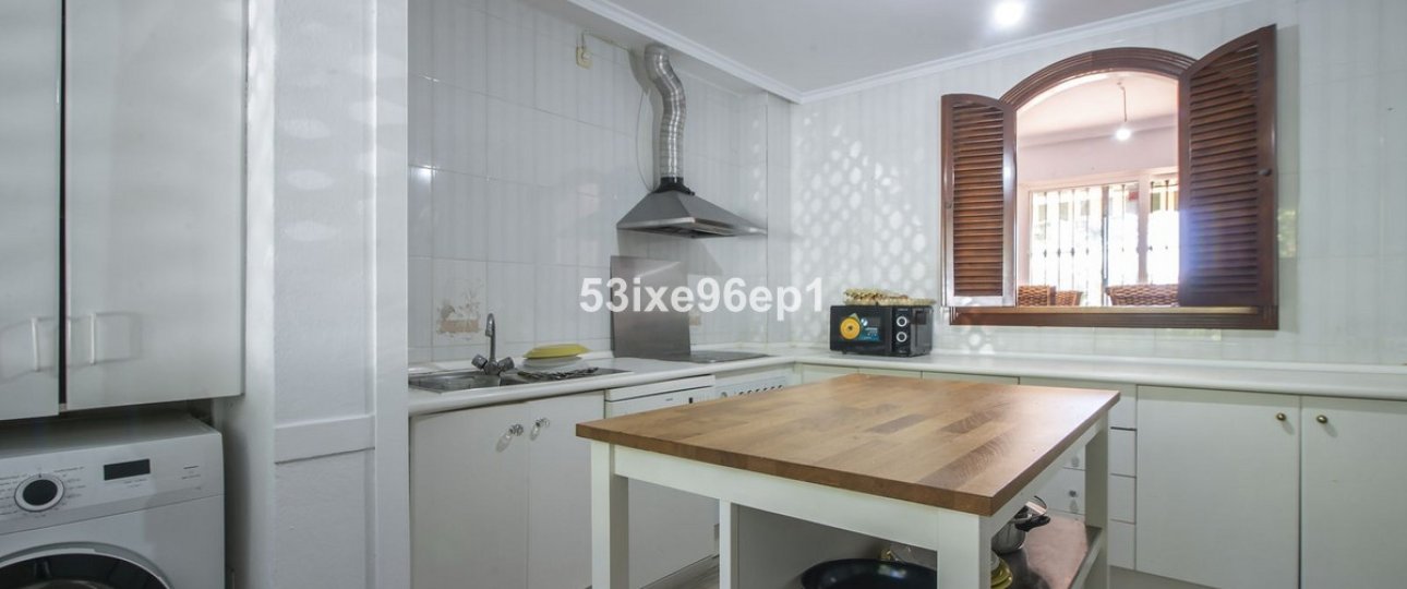 Resale - Villa - Estepona - New Golden Mile