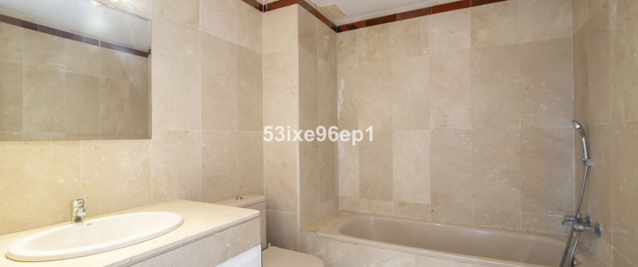 Resale - Villa - Estepona - New Golden Mile