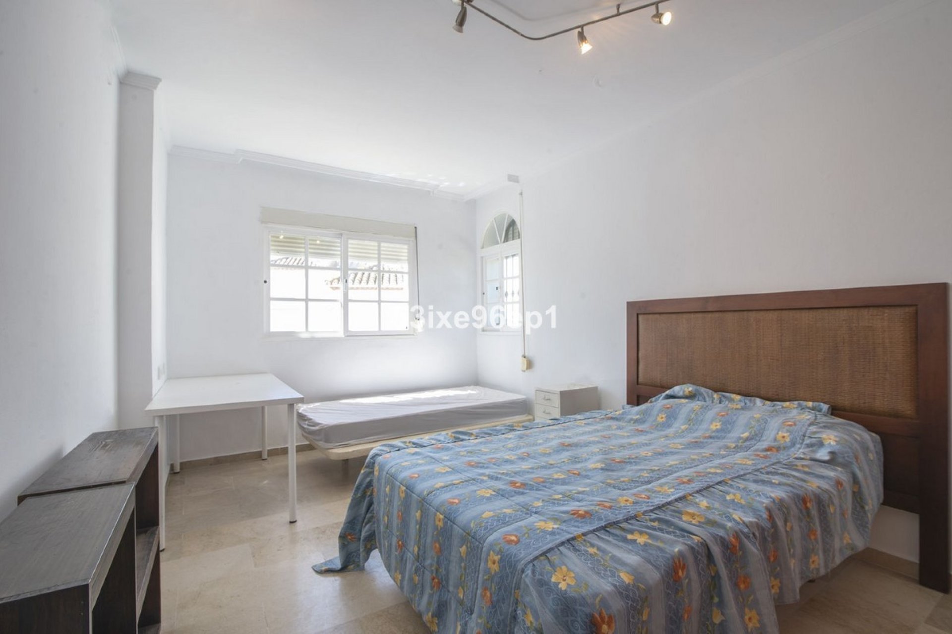 Resale - Villa - Estepona - New Golden Mile