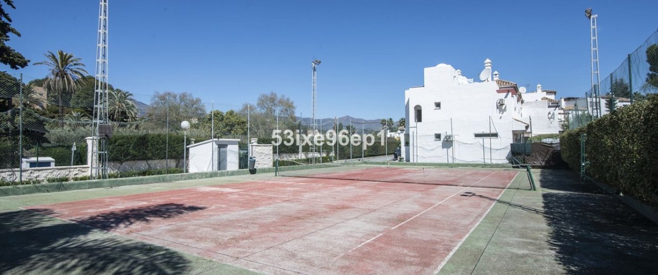 Resale - Villa - Estepona - New Golden Mile