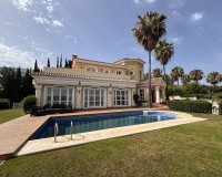 Resale - Villa - Estepona - Selwo