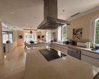 Resale - Villa - Estepona - Selwo