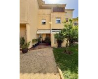 Resale - Villa - Estepona - Selwo