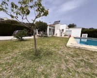 Resale - Villa - Estepona - Selwo