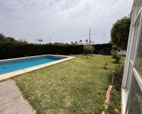 Resale - Villa - Estepona - Selwo