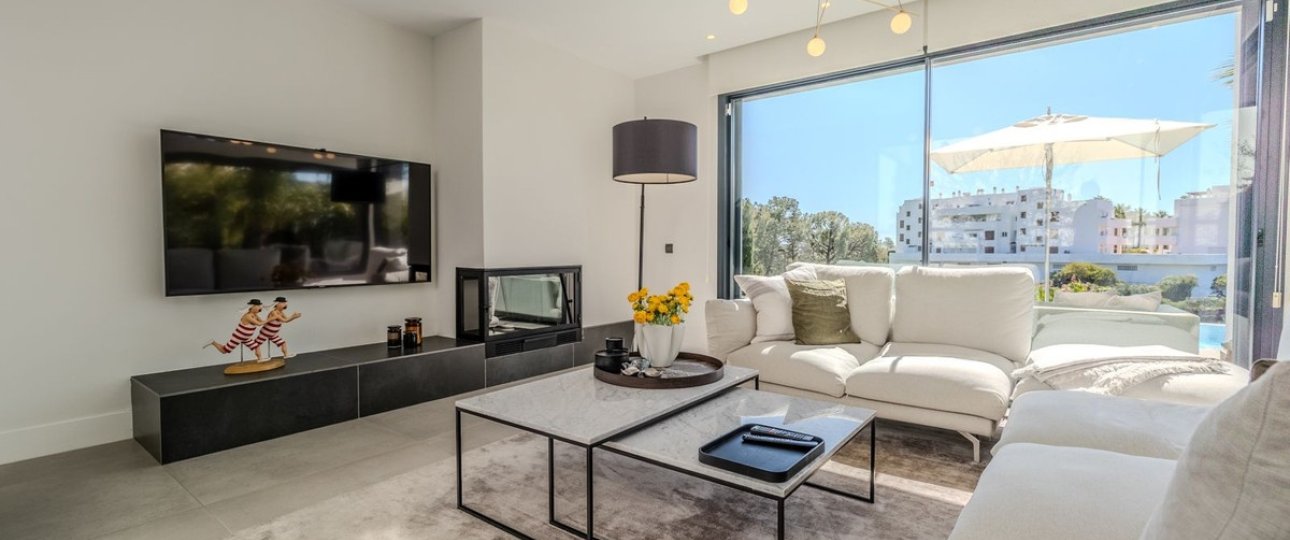 Resale - Villa - Estepona - Selwo