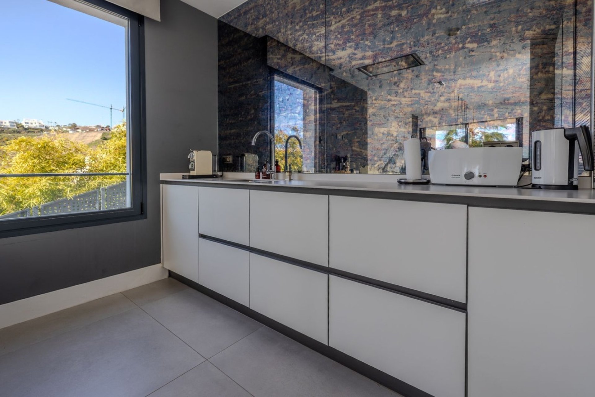Resale - Villa - Estepona - Selwo