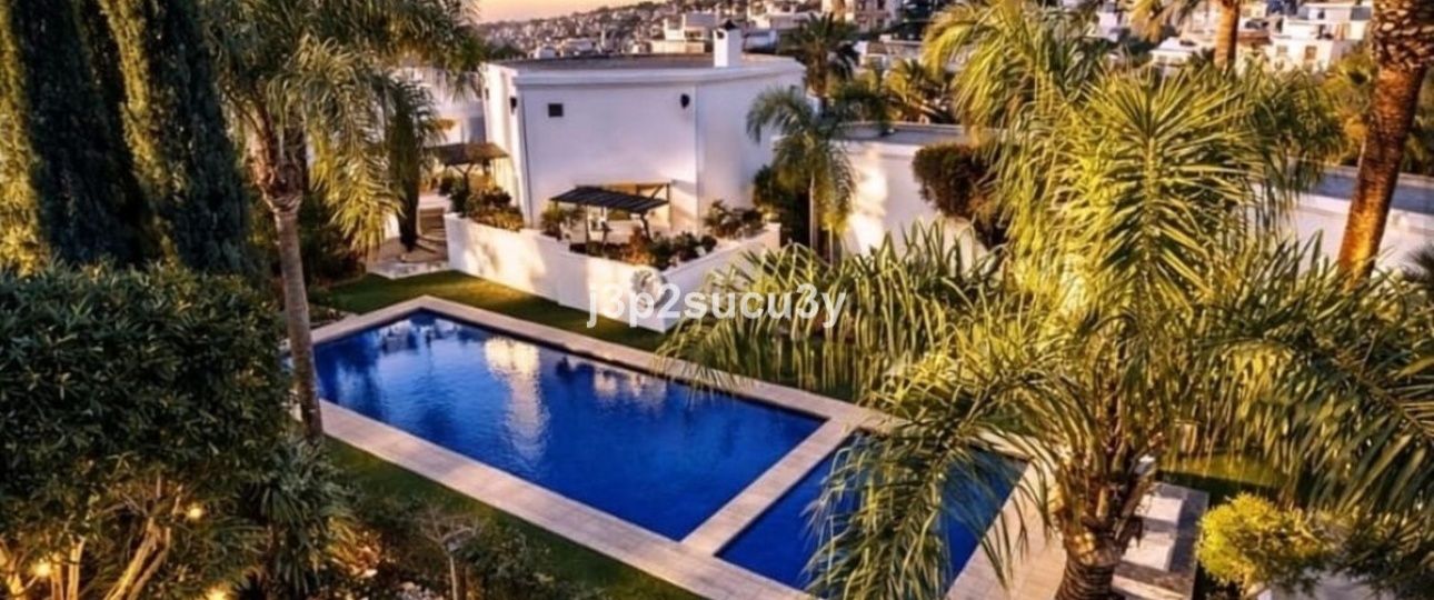 Resale - Villa - Estepona - Selwo