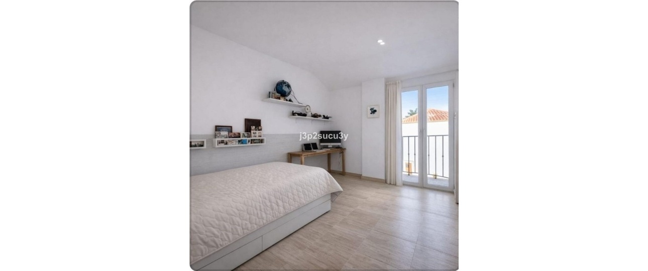 Resale - Villa - Estepona - Selwo