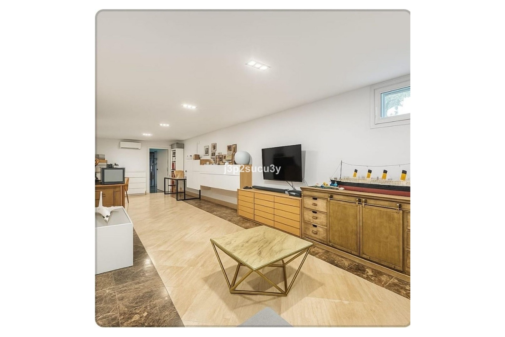 Resale - Villa - Estepona - Selwo