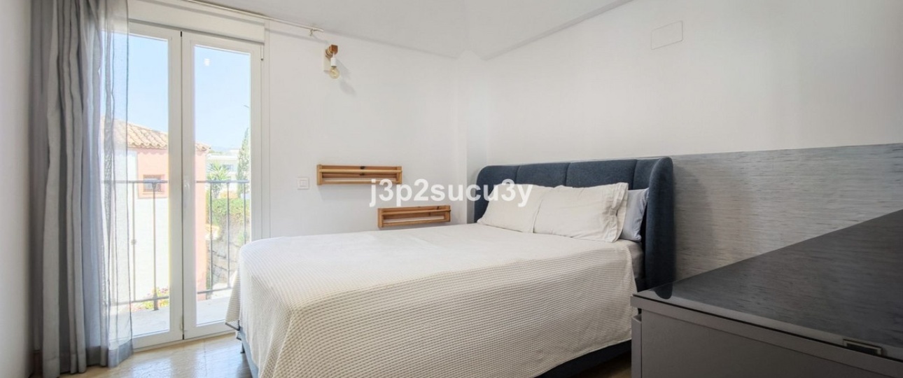 Resale - Villa - Estepona - Selwo