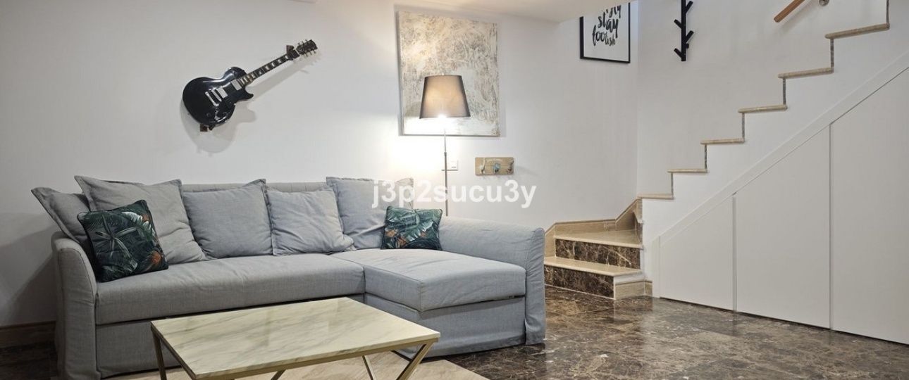 Resale - Villa - Estepona - Selwo
