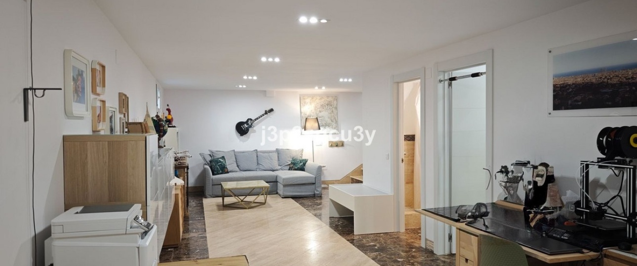 Resale - Villa - Estepona - Selwo