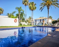 Resale - Villa - Estepona - Selwo