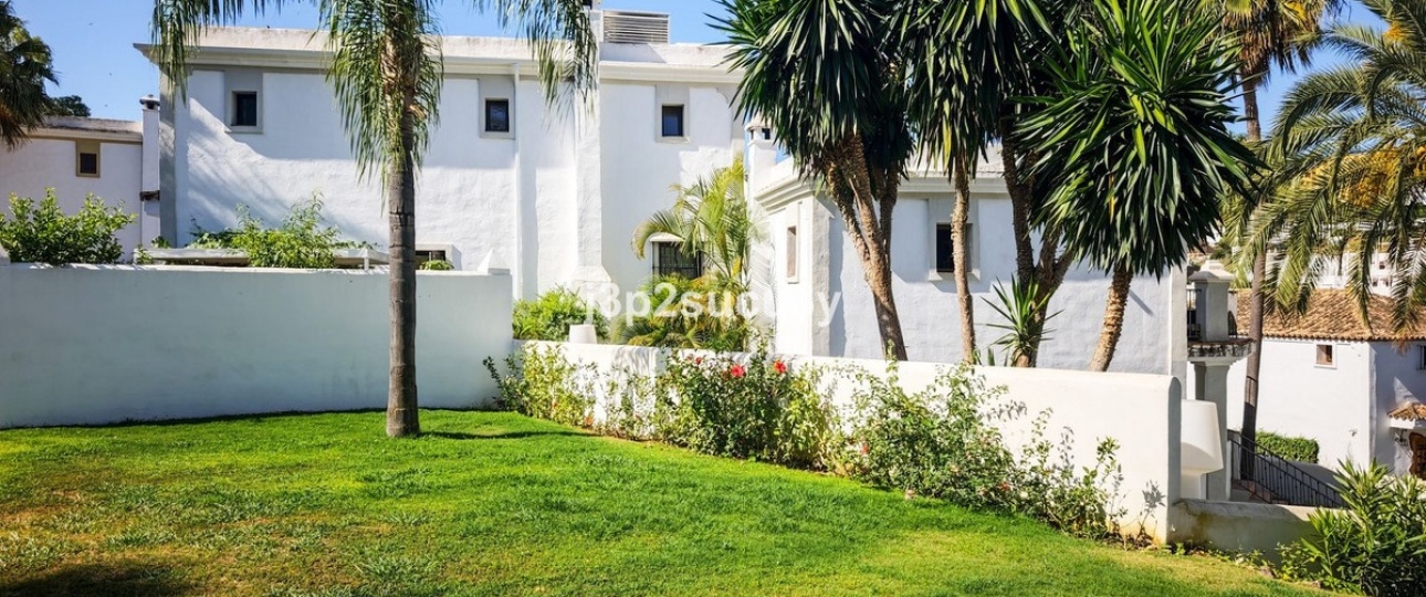 Resale - Villa - Estepona - Selwo