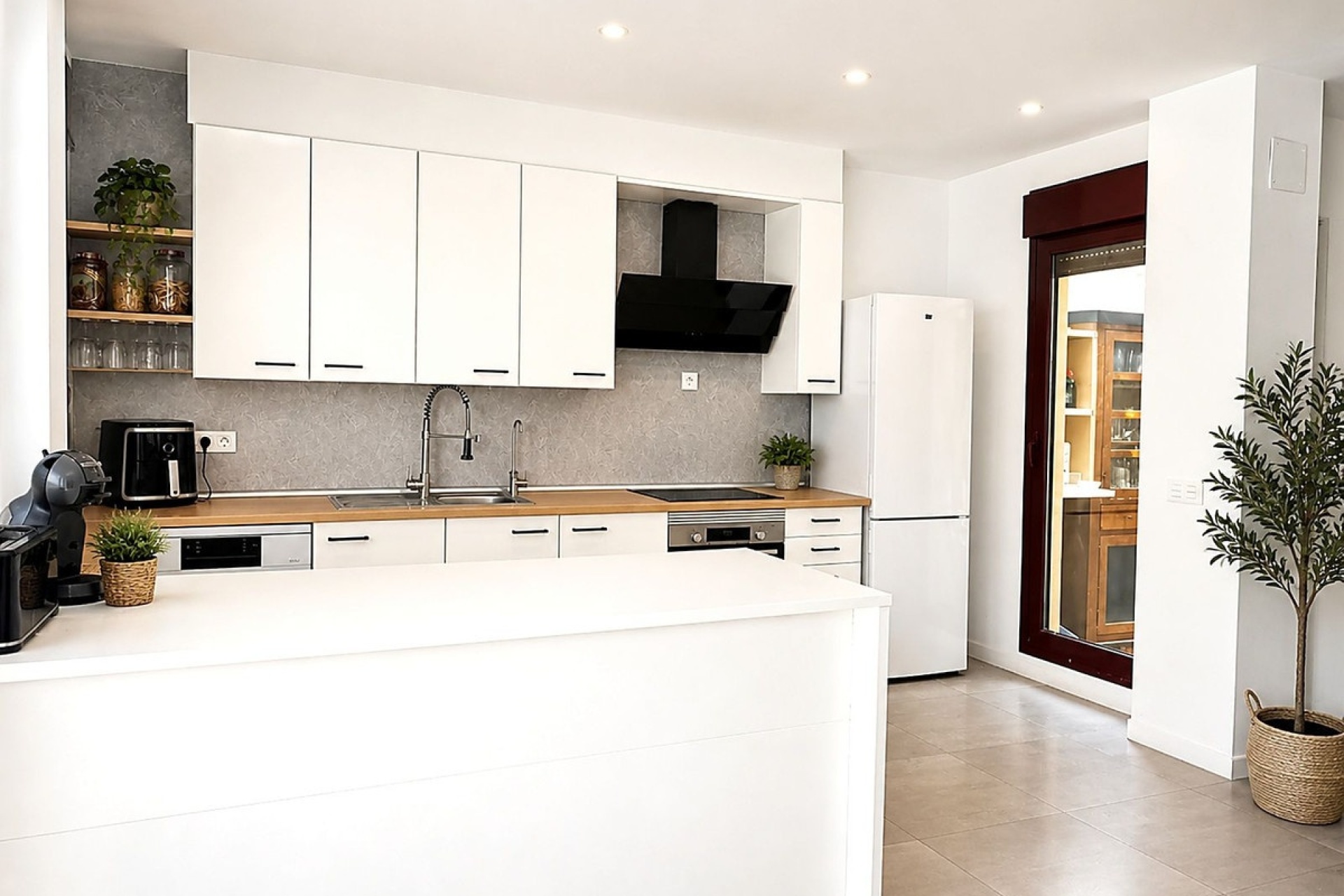Resale - Villa - Estepona - Selwo