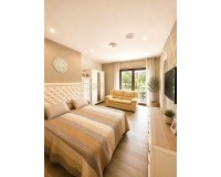 Resale - Villa - Estepona - Selwo