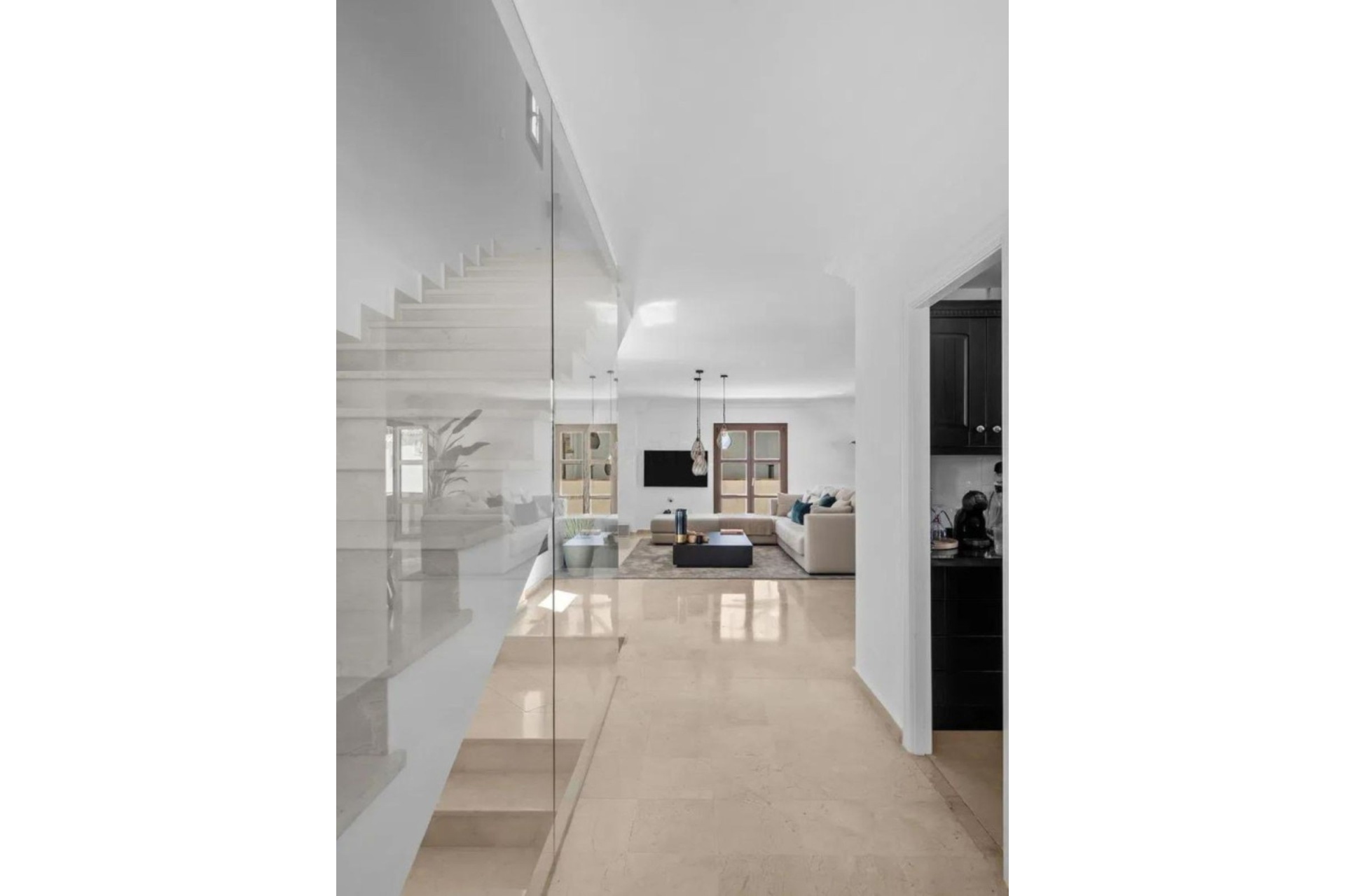 Resale - Villa - Estepona - Selwo
