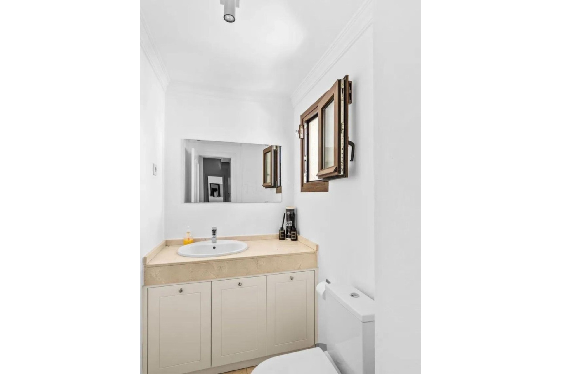 Resale - Villa - Estepona - Selwo