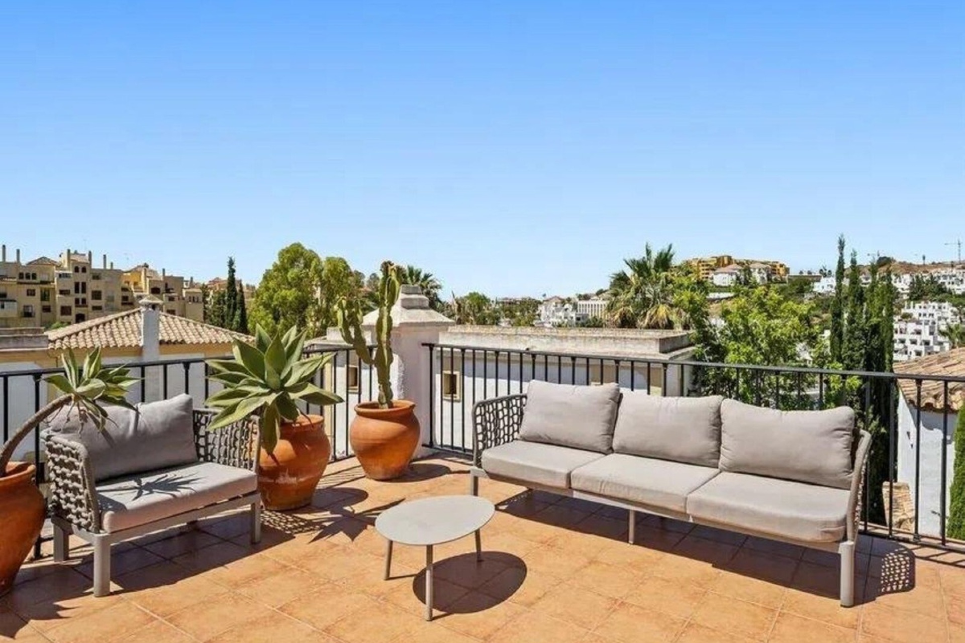 Resale - Villa - Estepona - Selwo