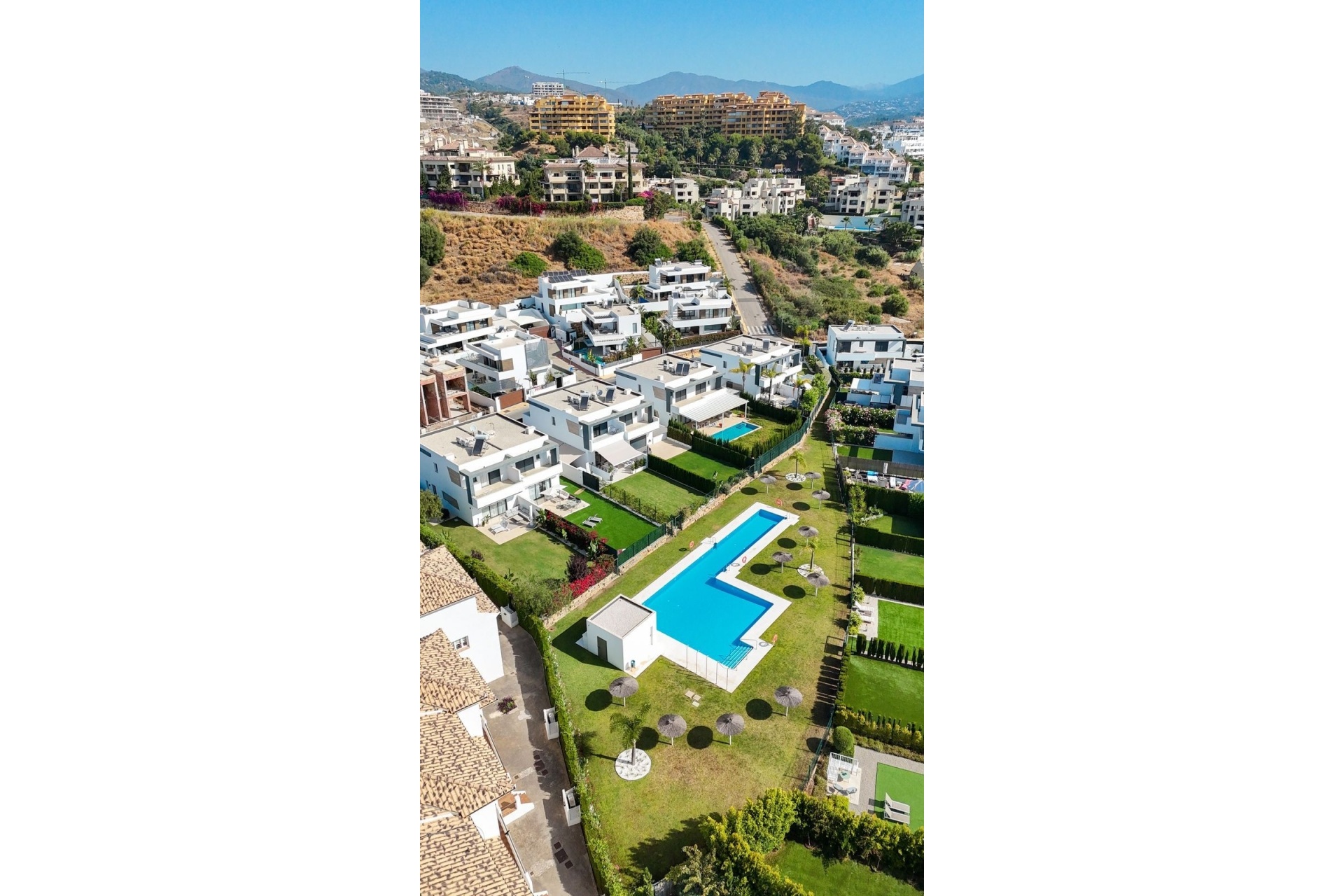 Resale - Villa - Estepona - Selwo
