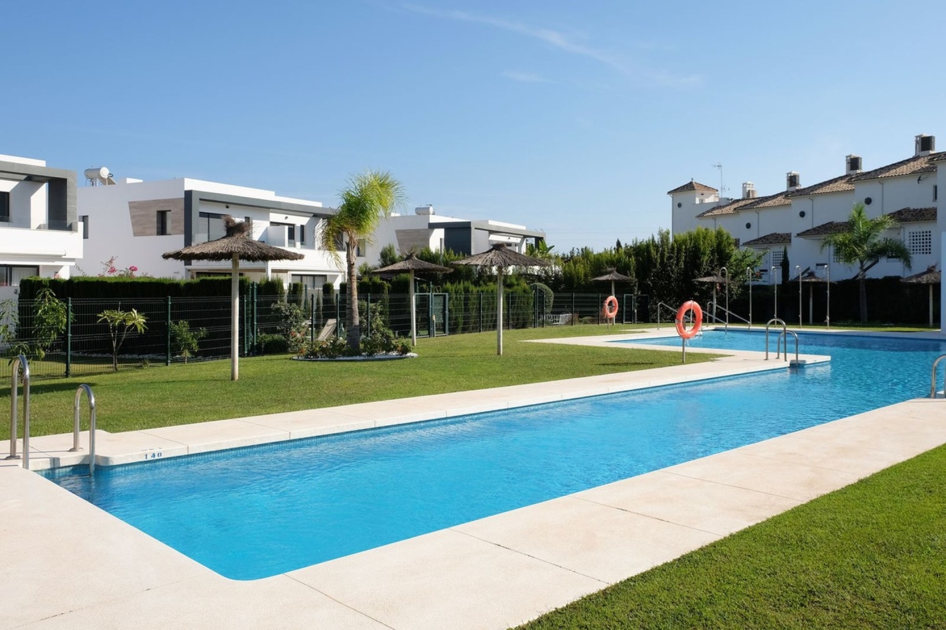 Resale - Villa - Estepona - Selwo