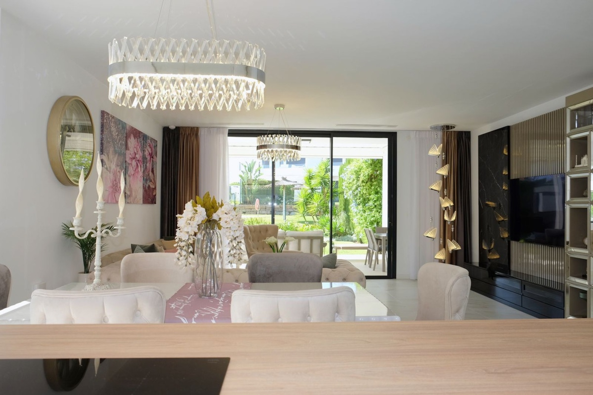 Resale - Villa - Estepona - Selwo
