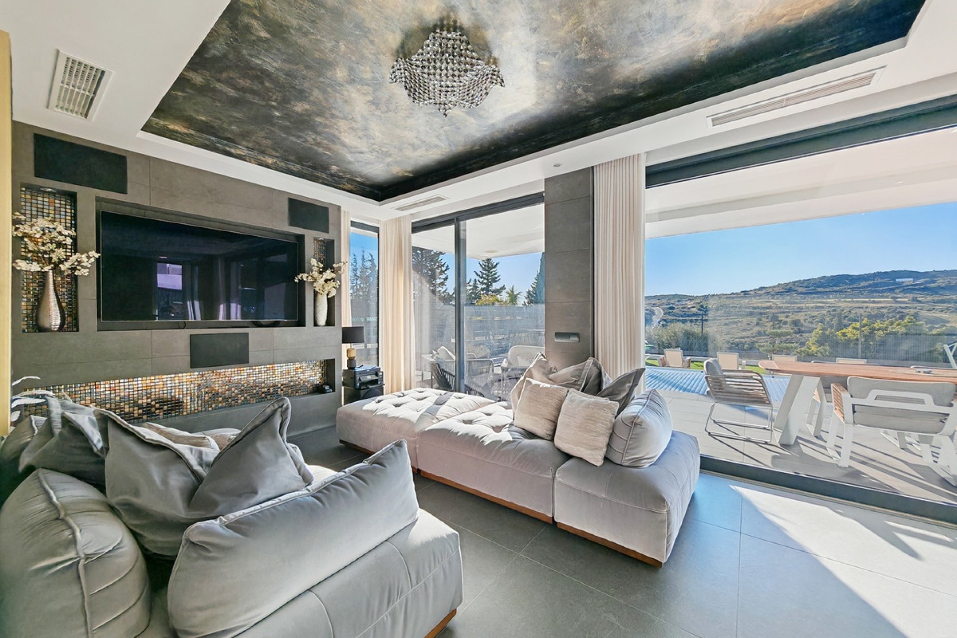 Resale - Villa - Estepona - Valle Romano