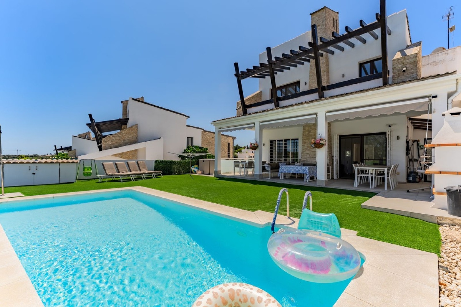Resale - Villa - Estepona - Valle Romano