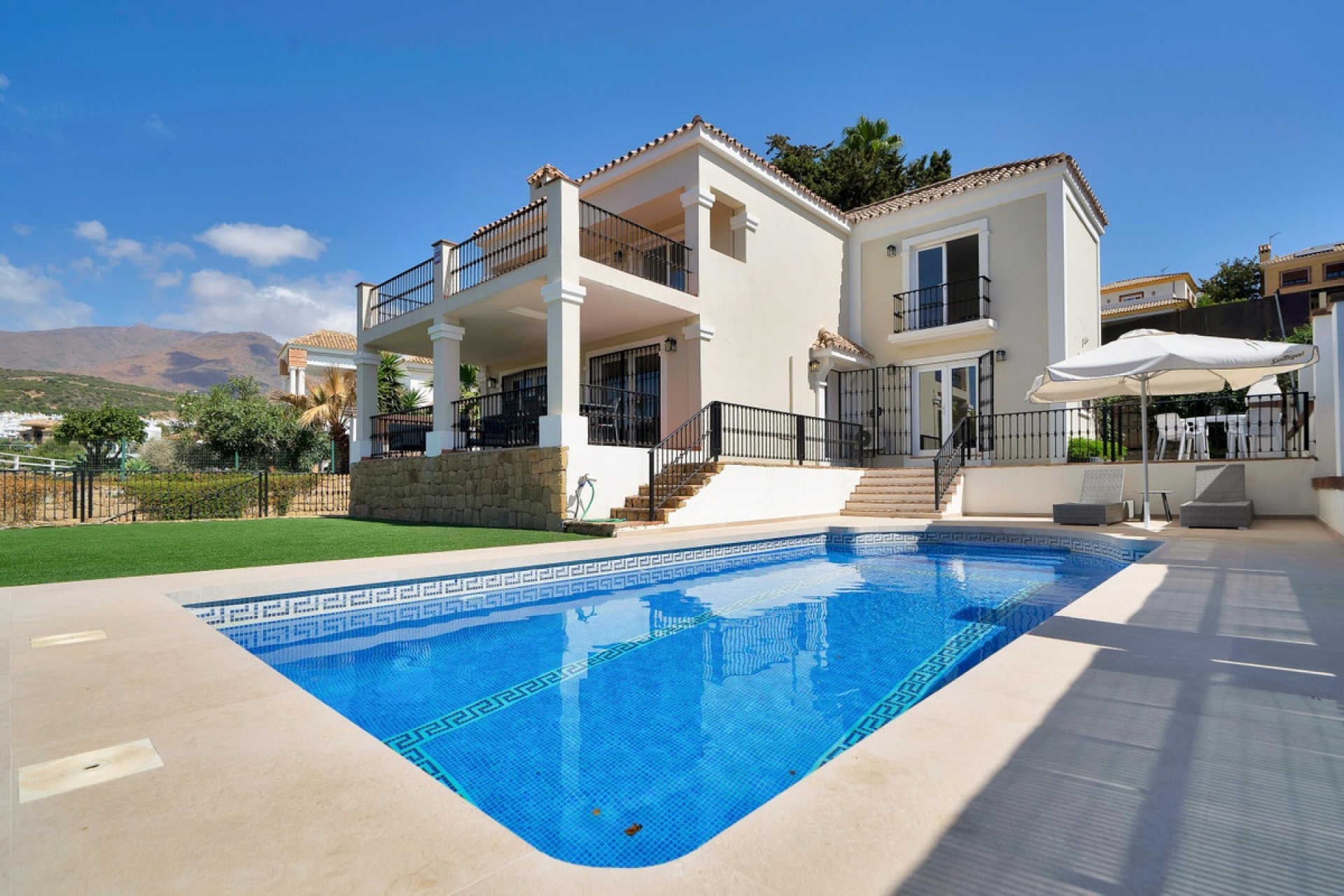 Resale - Villa - Estepona - Valle Romano