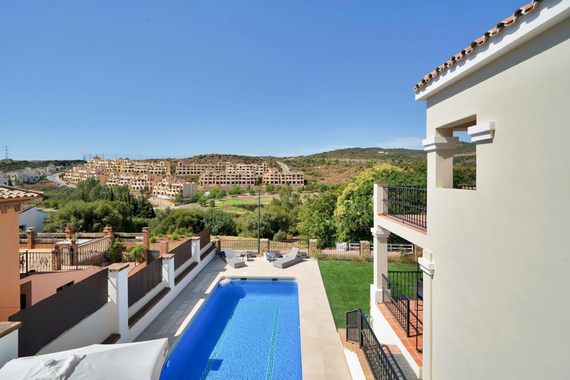 Resale - Villa - Estepona - Valle Romano
