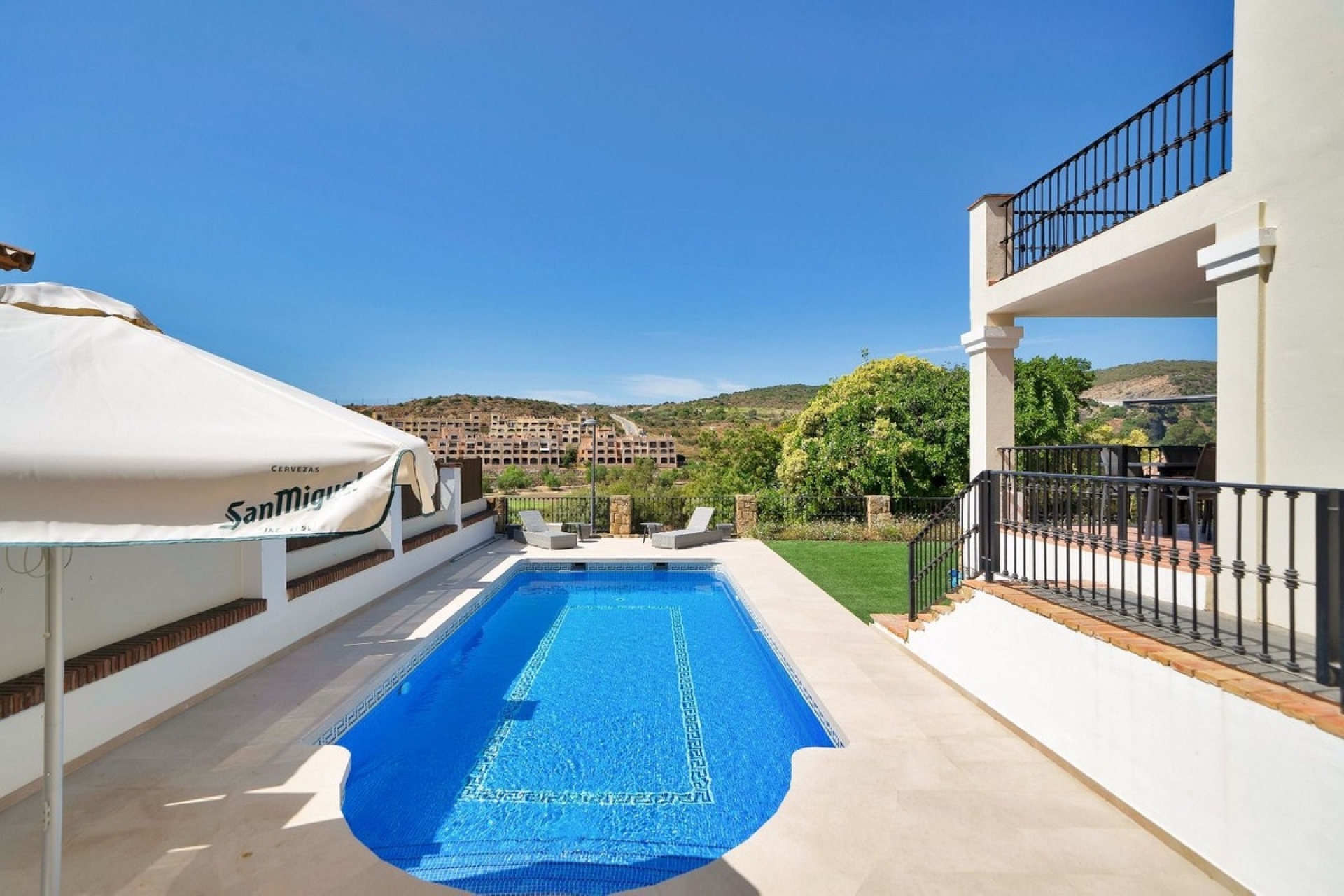 Resale - Villa - Estepona - Valle Romano