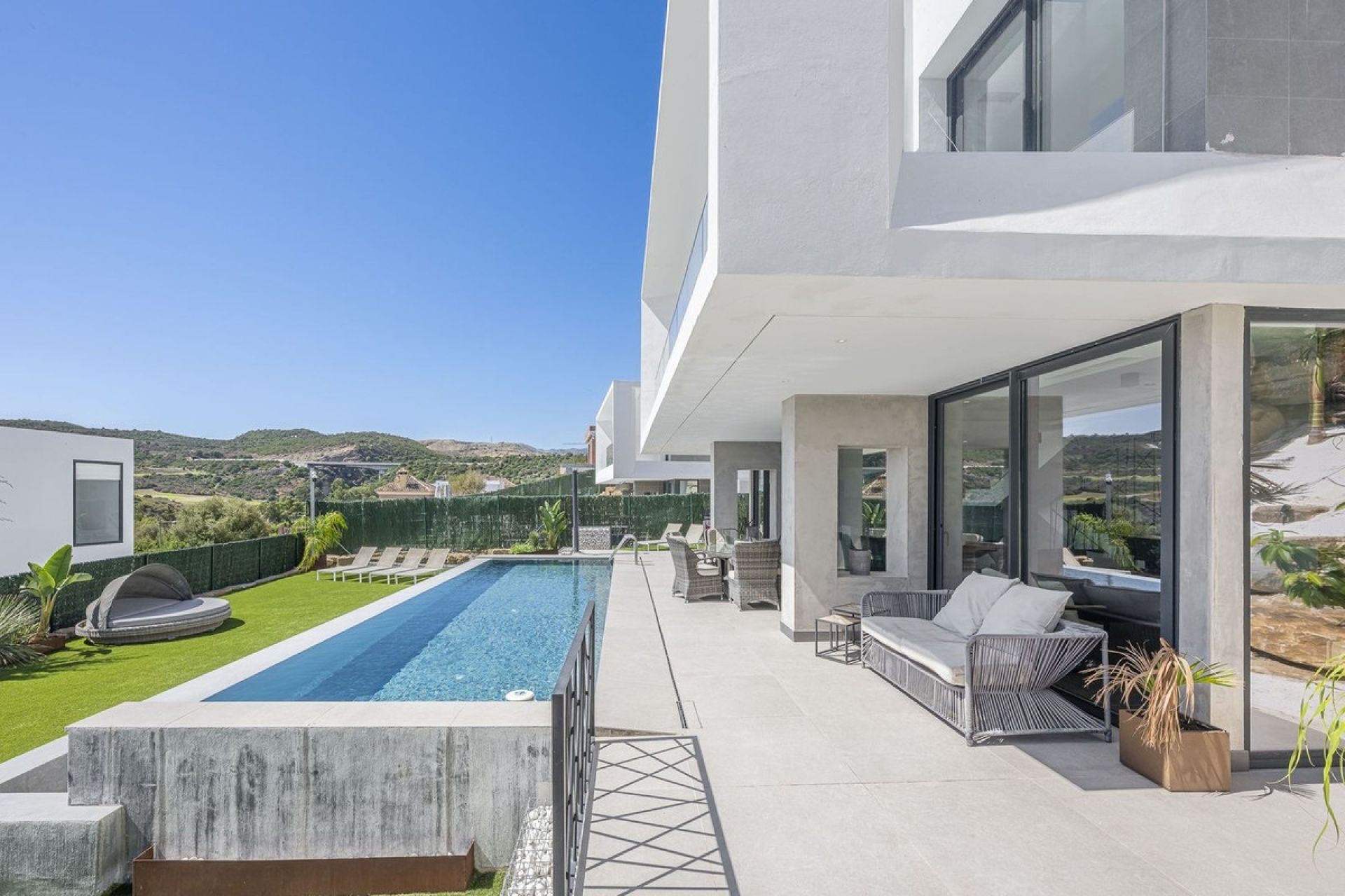 Resale - Villa - Estepona - Valle Romano