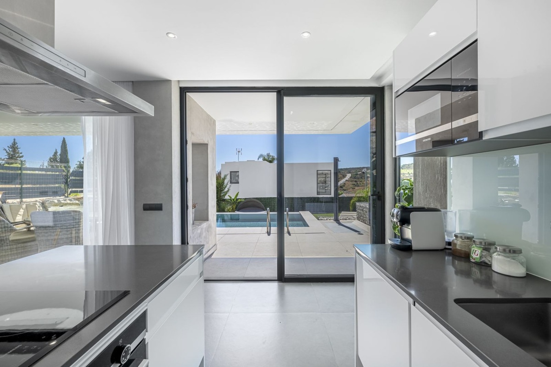 Resale - Villa - Estepona - Valle Romano