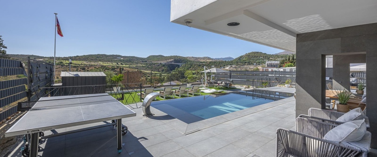 Resale - Villa - Estepona - Valle Romano