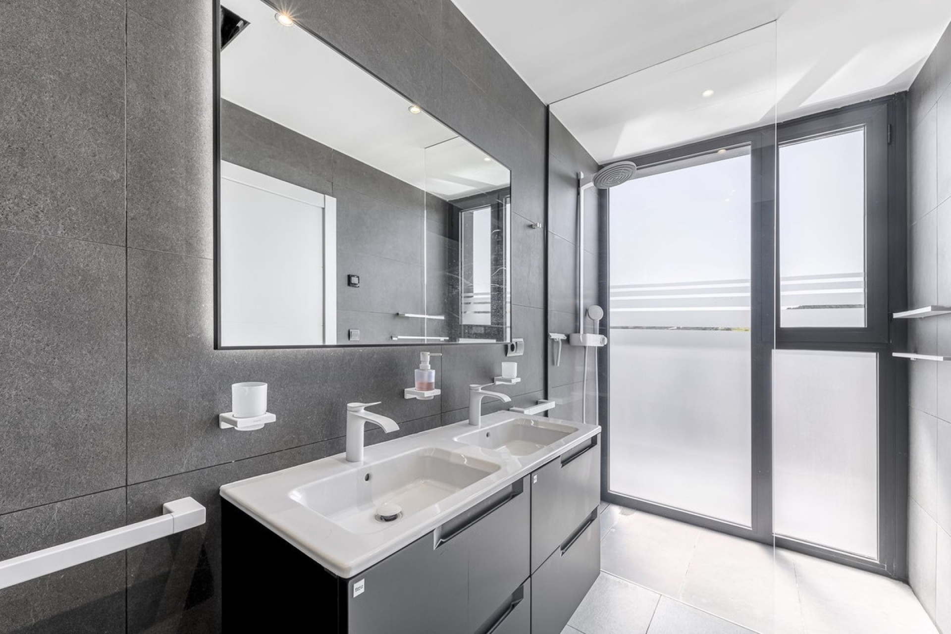 Resale - Villa - Estepona - Valle Romano