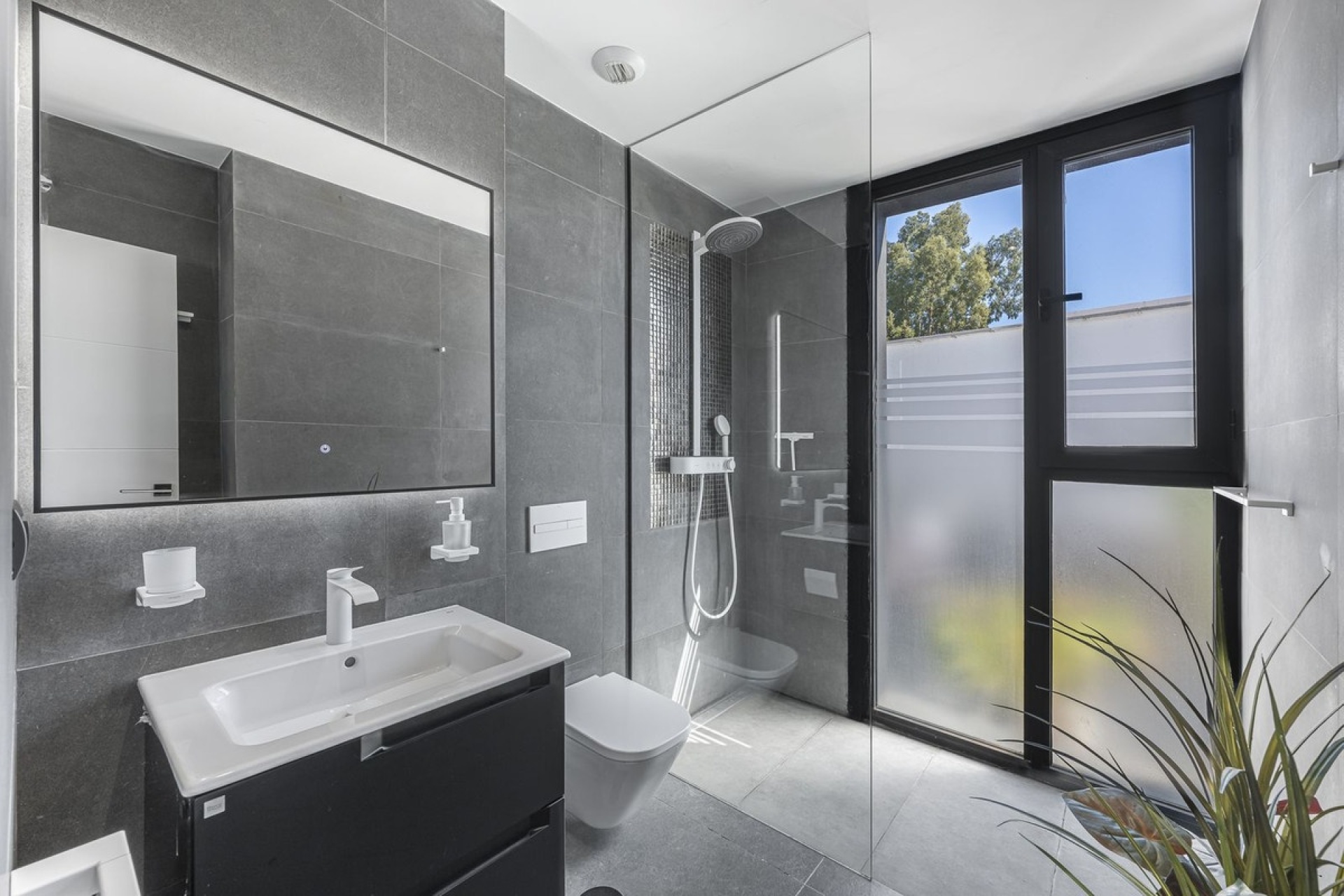 Resale - Villa - Estepona - Valle Romano