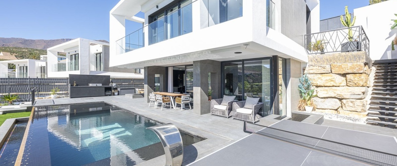 Resale - Villa - Estepona - Valle Romano