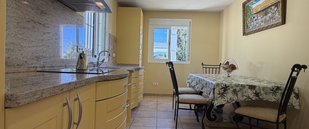 Resale - Villa - Estepona - Valle Romano