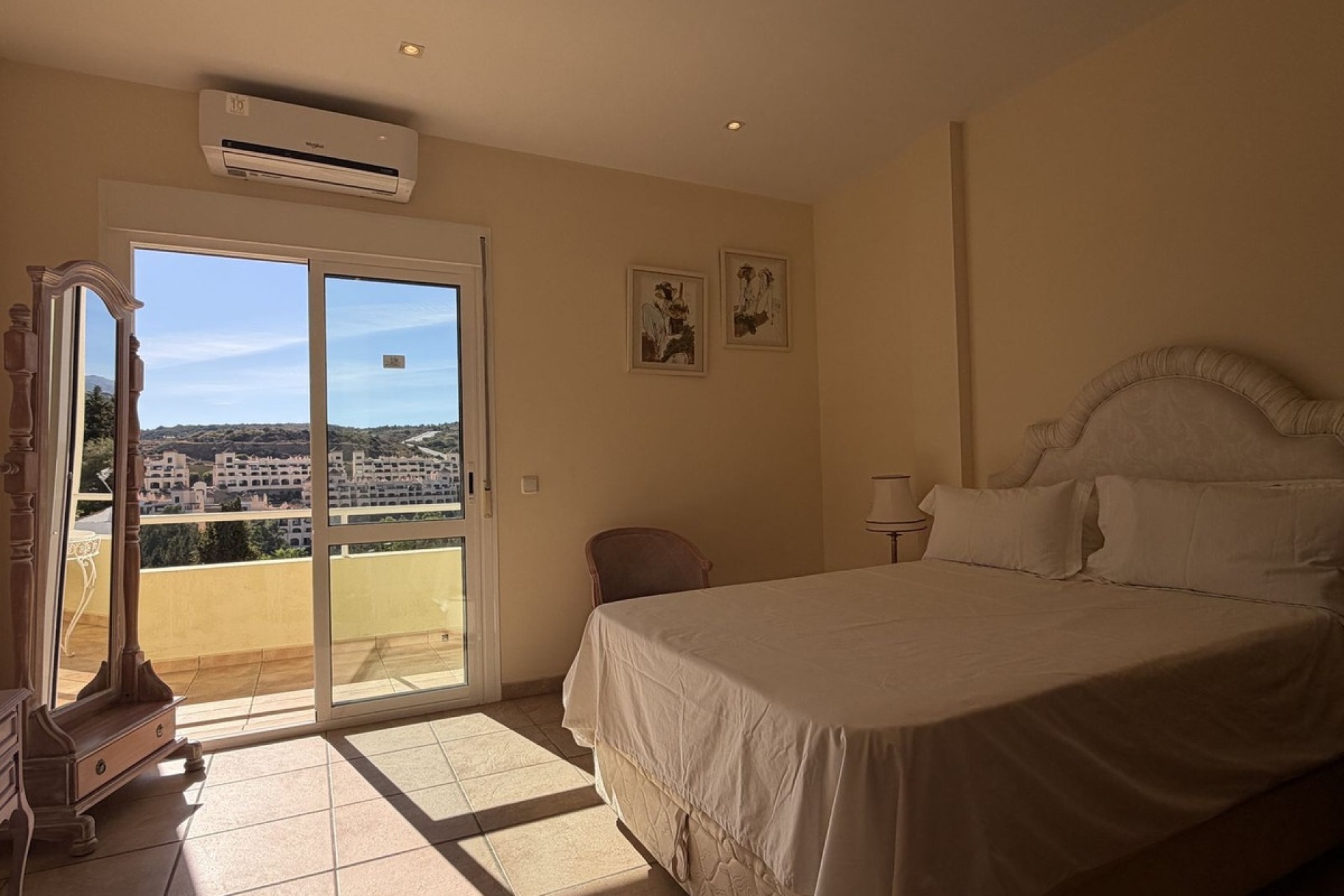 Resale - Villa - Estepona - Valle Romano