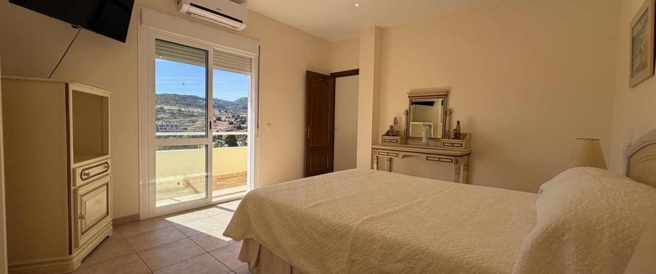 Resale - Villa - Estepona - Valle Romano