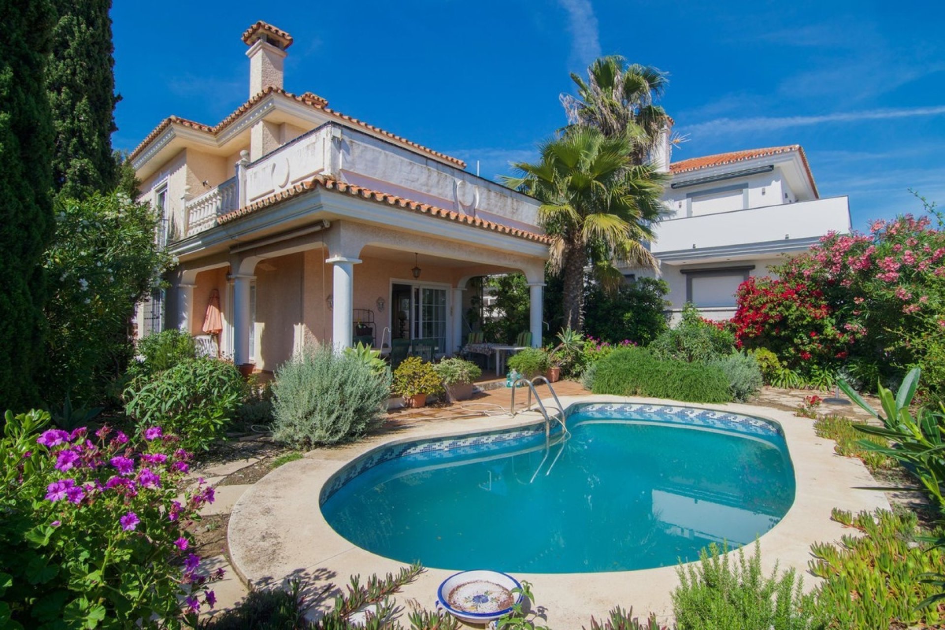 Resale - Villa - Fuengirola - Fuengirola Centro