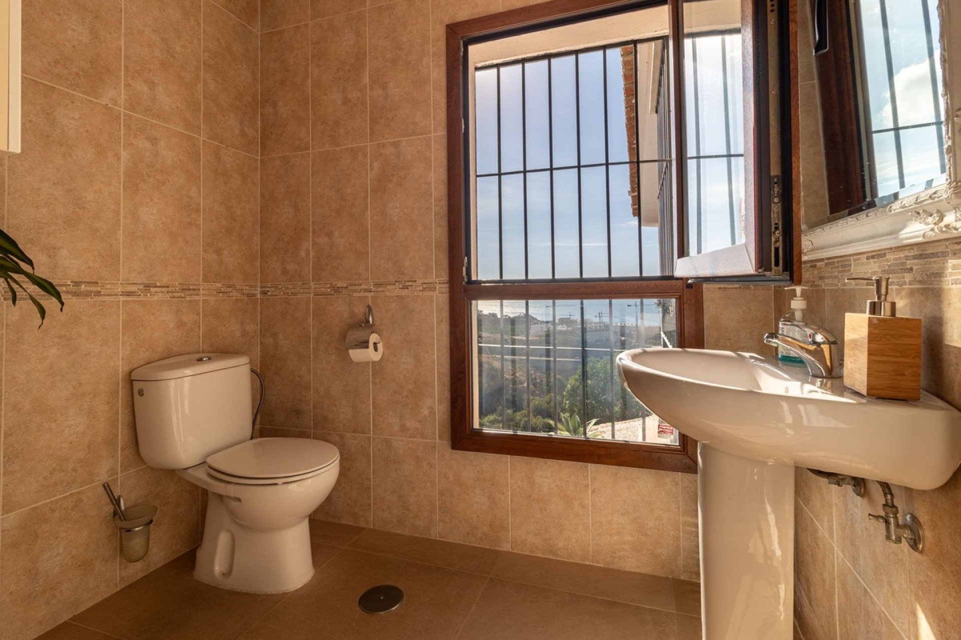 Resale - Villa - Fuengirola - Fuengirola Centro