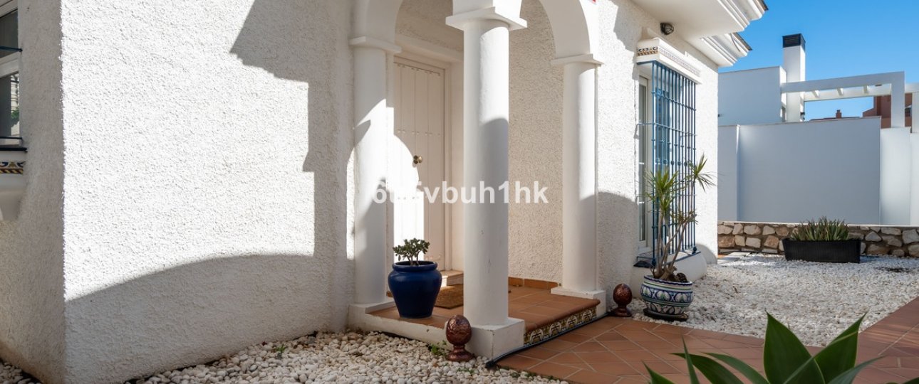 Resale - Villa - Fuengirola - Fuengirola Centro