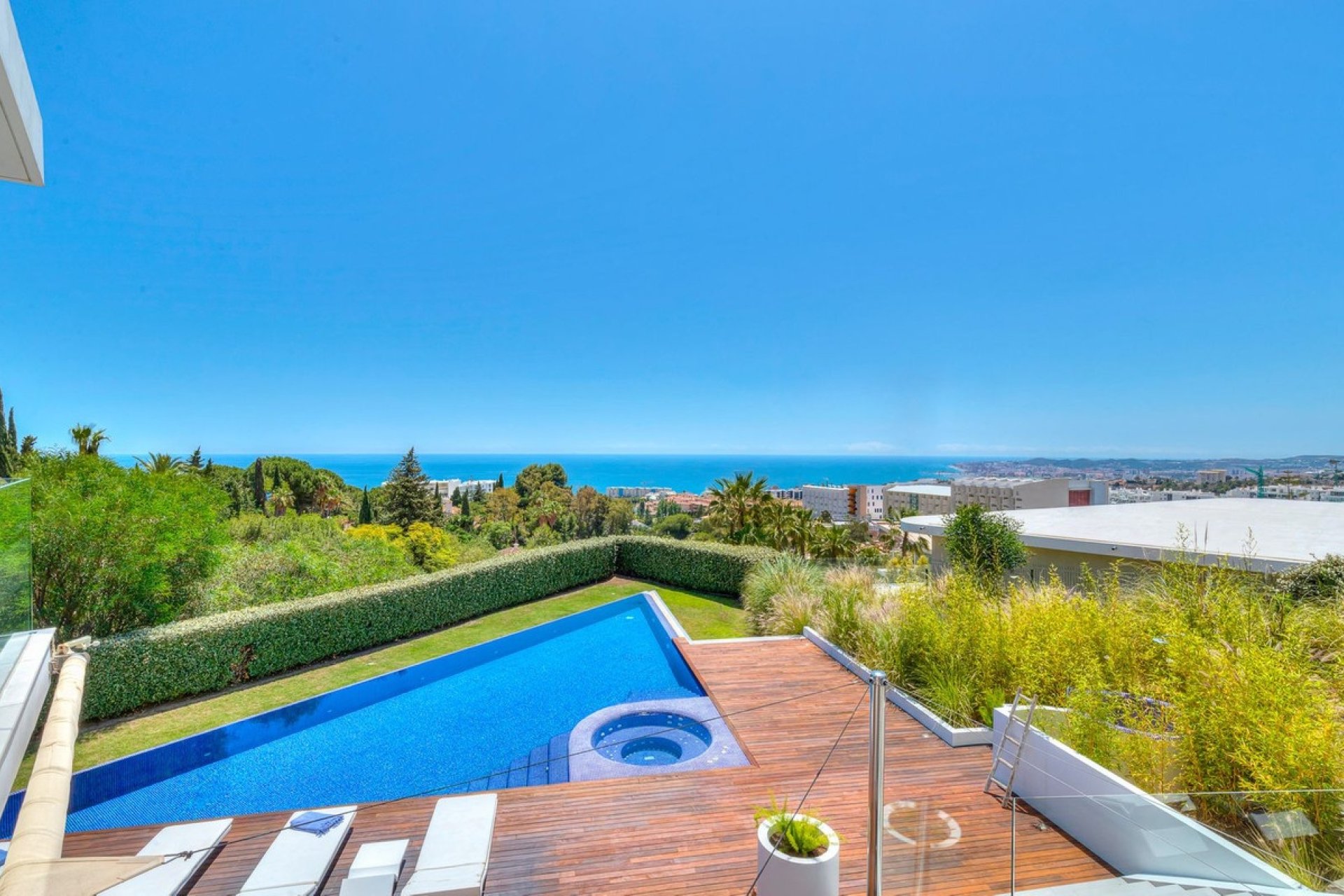 Resale - Villa - Fuengirola - Fuengirola Centro