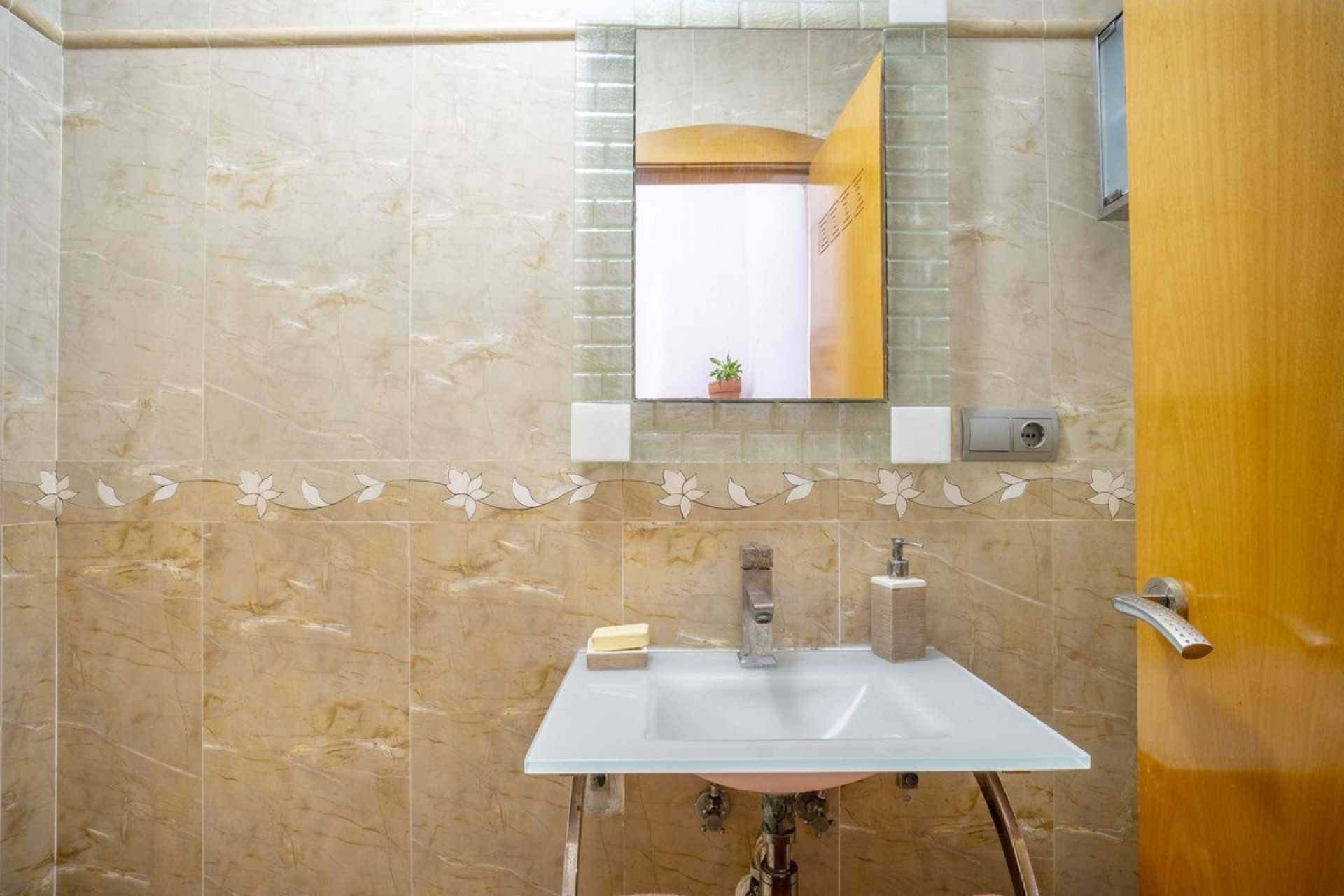 Resale - Villa - Fuengirola - Fuengirola Centro