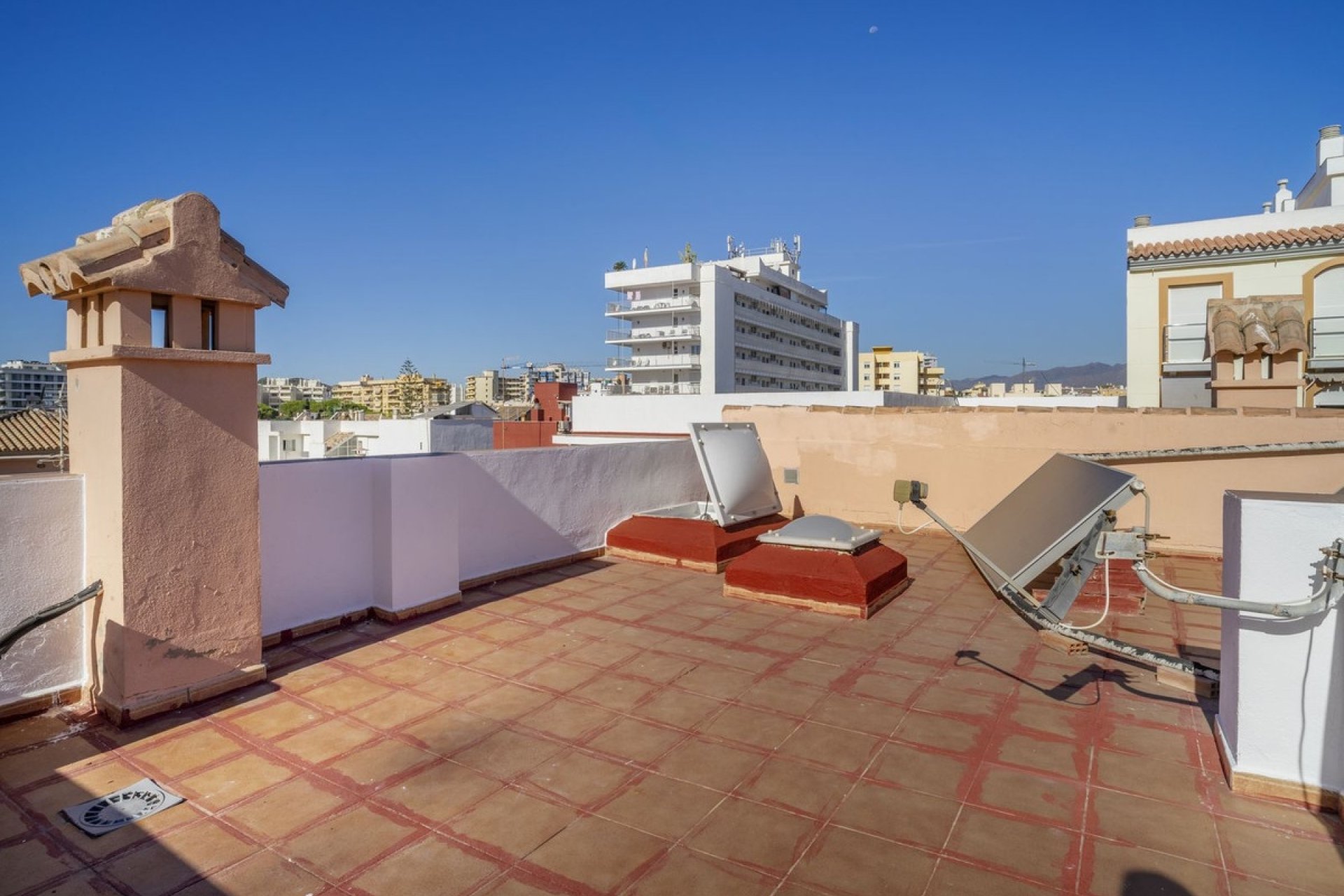 Resale - Villa - Fuengirola - Fuengirola Centro
