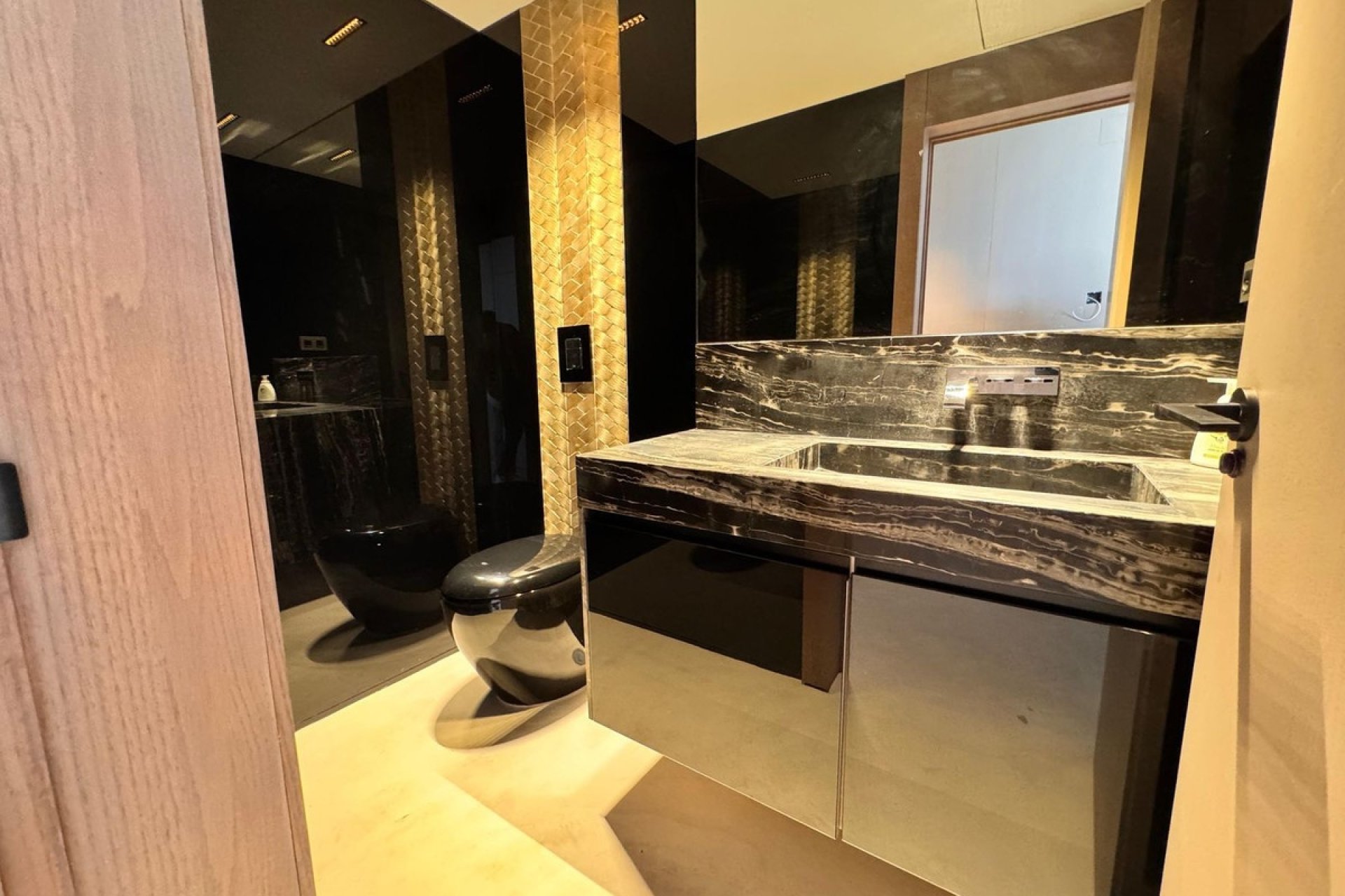 Resale - Villa - Fuengirola - Higueron