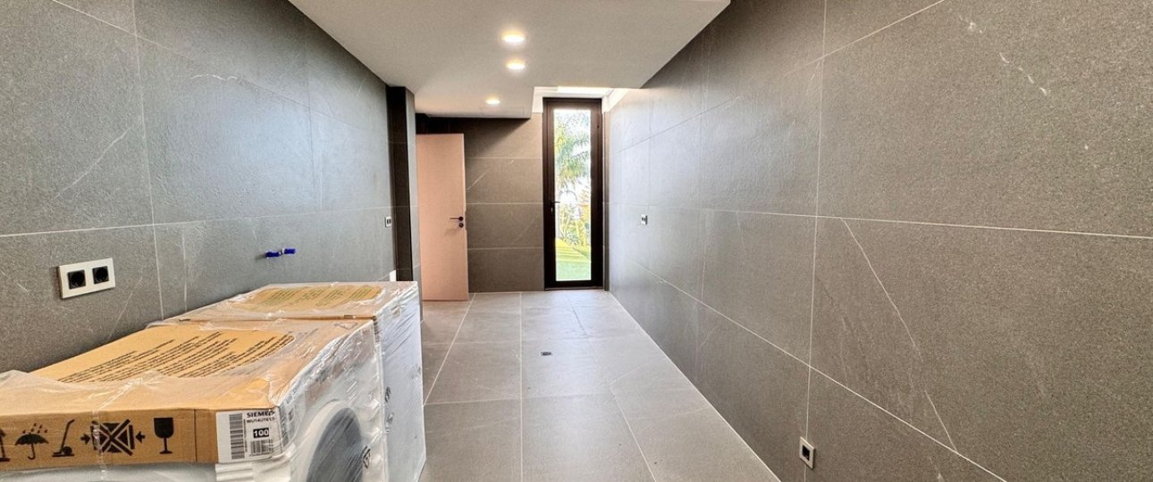 Resale - Villa - Fuengirola - Higueron